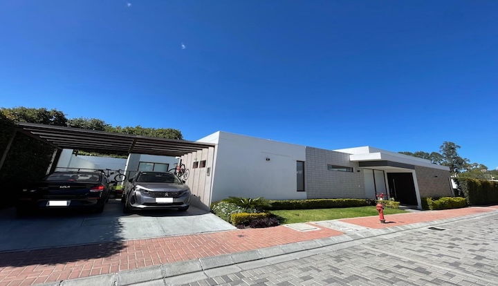 Casa de 1 piso de lujo 289 m²-Tumbaco